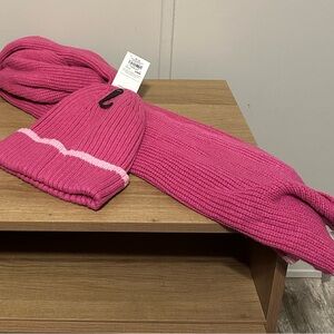 Kohls x Crayola Women’s Pink Knit Hat and Scarf